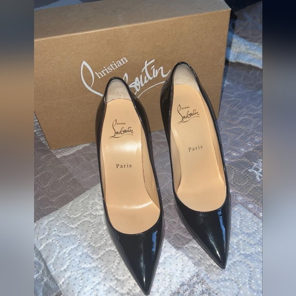 Shoes - Picture 2 of 4